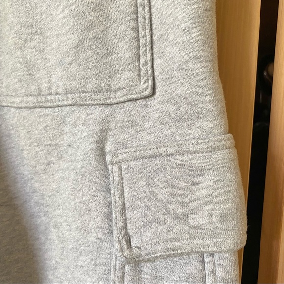 Aritzia tna cozy fleece mega cargo sweatpants - Picture 5 of 6